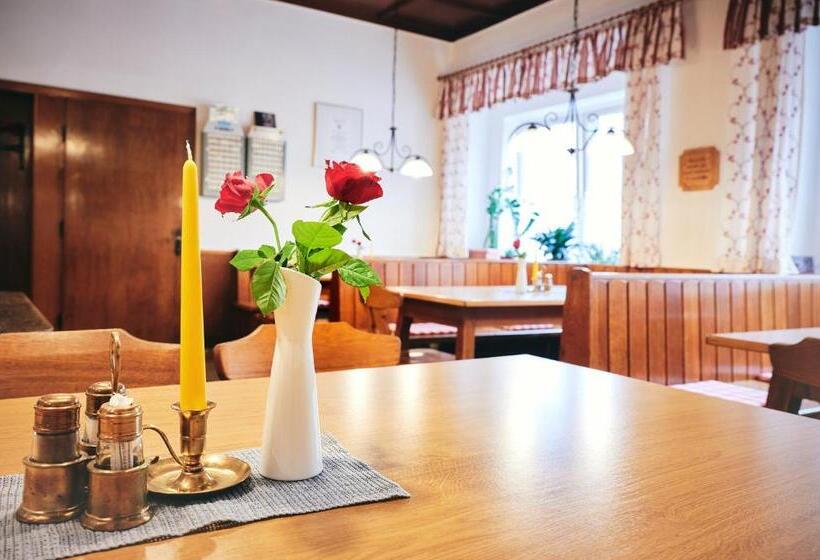 호스텔 Gasthof Mittendorfer