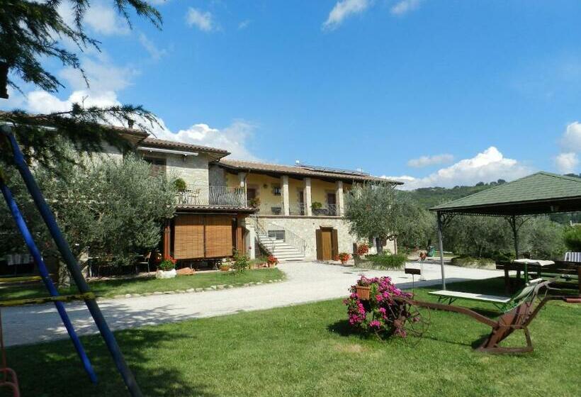 ホテル Agriturismo La Rocca Assisi