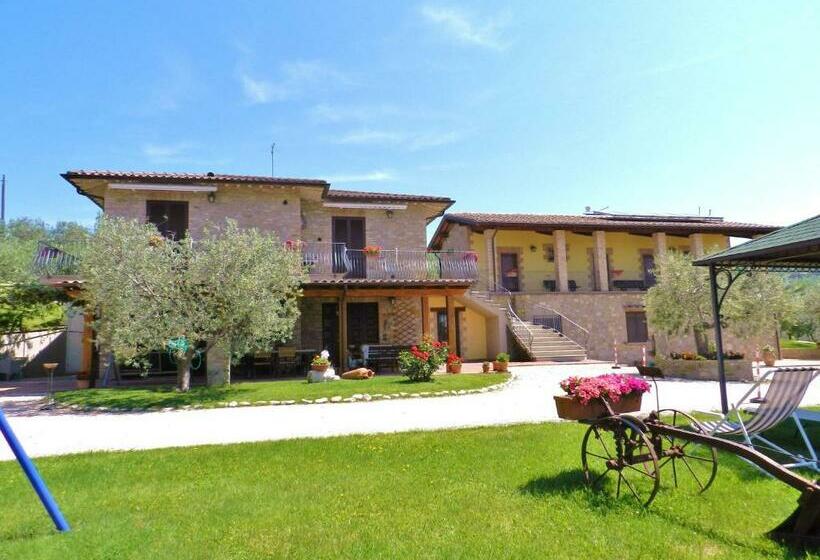 ホテル Agriturismo La Rocca Assisi