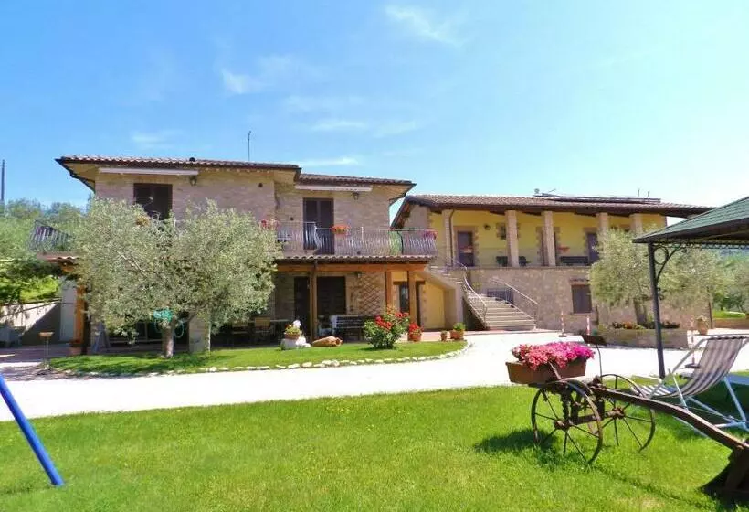 ホテル Agriturismo La Rocca Assisi