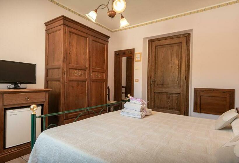 ホテル Agriturismo La Rocca Assisi