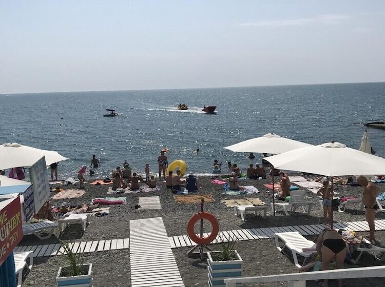 بنسيون Alyans Guest House