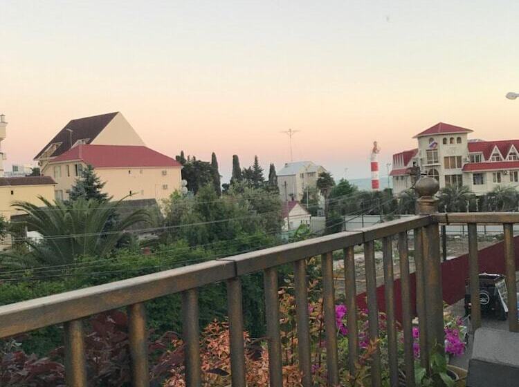 بنسيون Alyans Guest House