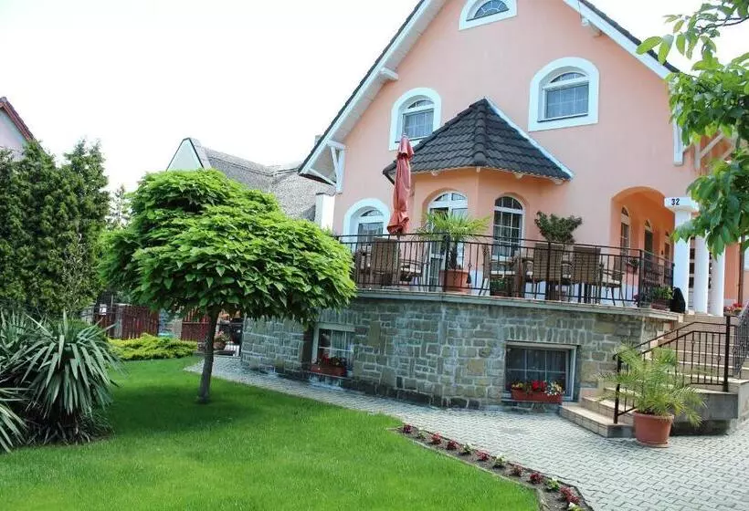 Majatalo Barackvirág Vendégház