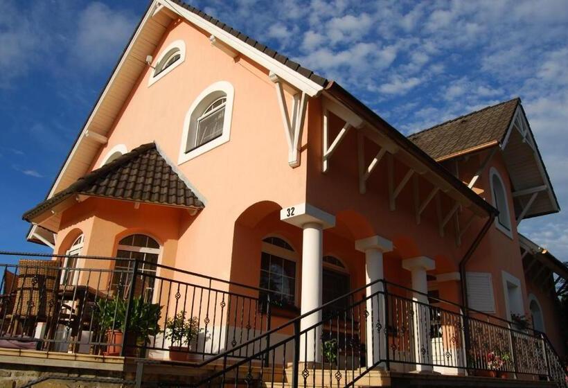 Pensjonat Barackvirág Vendégház