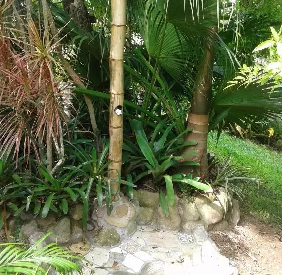 ペンション Morada Crisálida