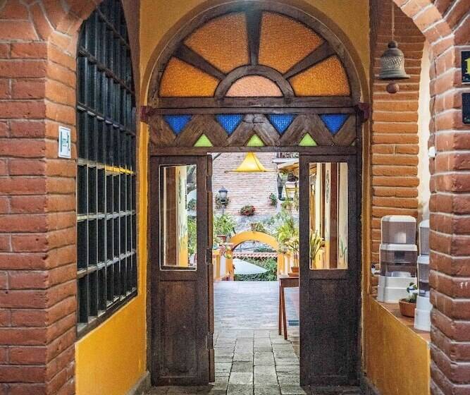 هاستل Hostal Riviera Sucre