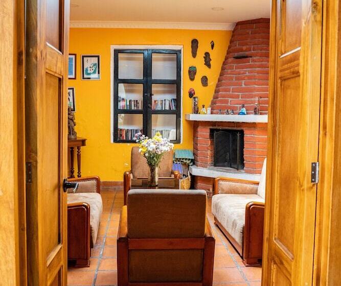 هاستل Hostal Riviera Sucre