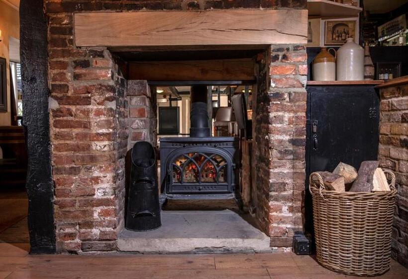 فندق صغير The Cock Inn