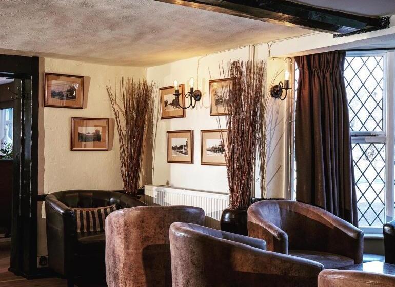 فندق صغير The Cock Inn