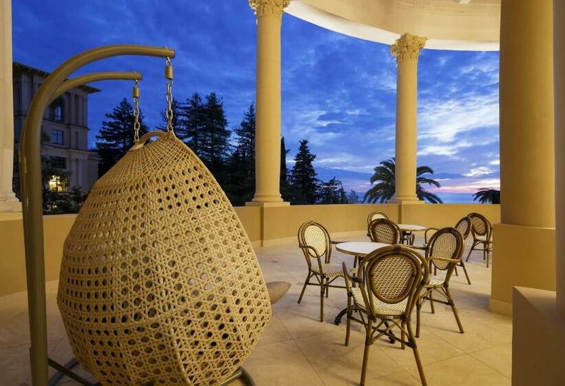 Amra Park Hotel & Spa