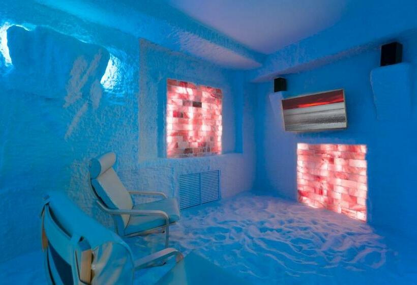 Amra Park Hotel & Spa