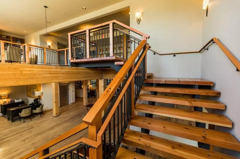 هتل The Lodge At Columbia Point