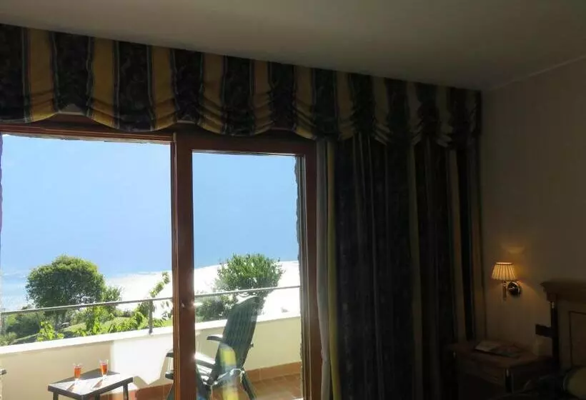 Hotelli Villa Selene