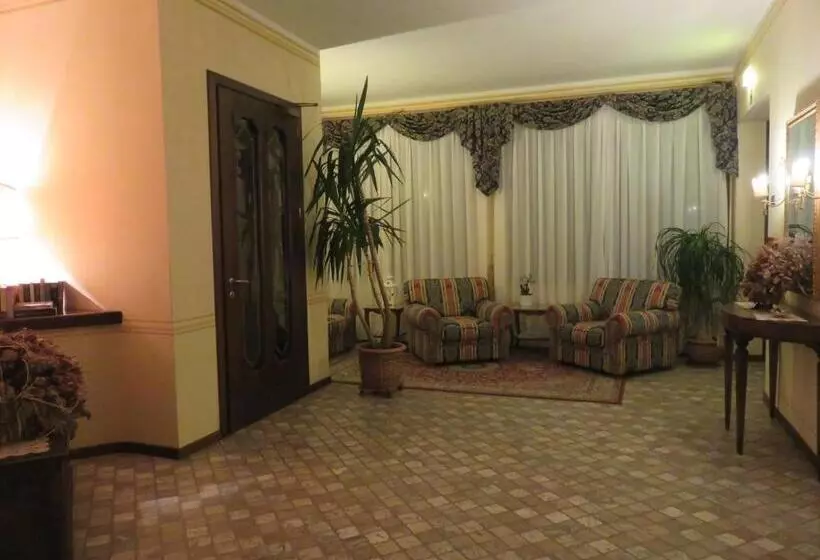 Hotelli Villa Selene