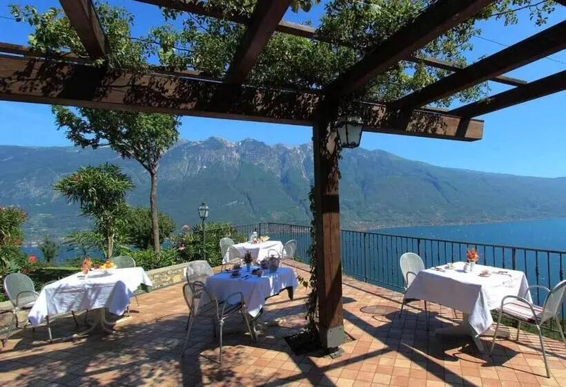 Hotelli Villa Selene