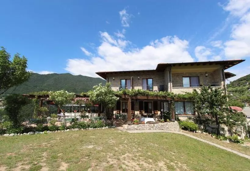 Hotelli Villa Selene