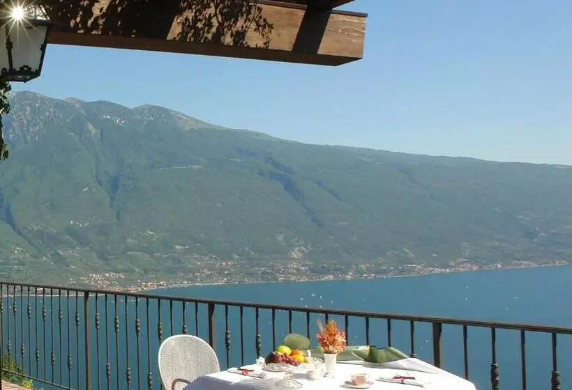 Hotelli Villa Selene