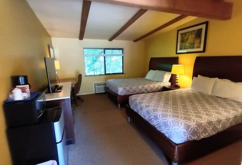 Мотель Packwood Lodge & Cabins