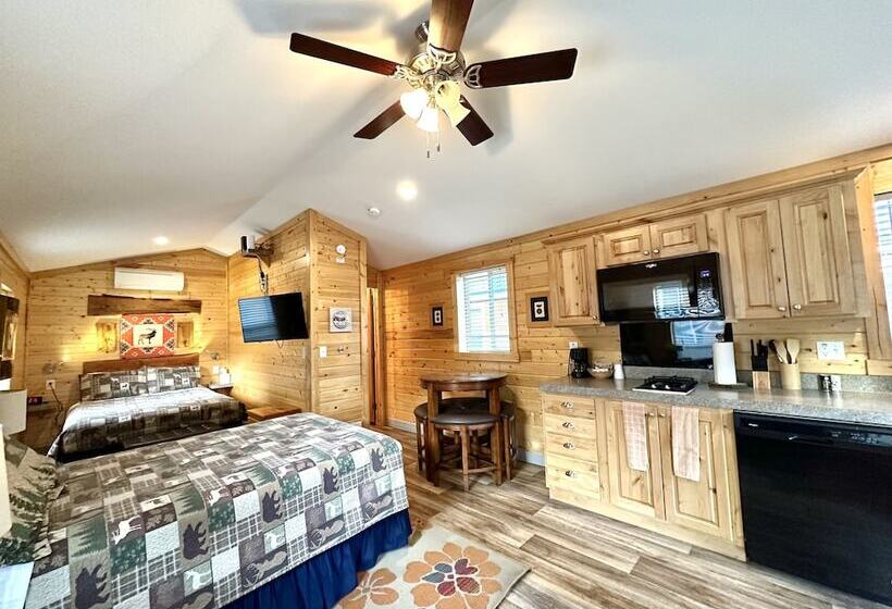 Мотель Packwood Lodge & Cabins