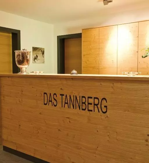 ペンション Das Tannberg