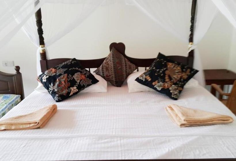 פנסיון Soorya Guest Mirissa