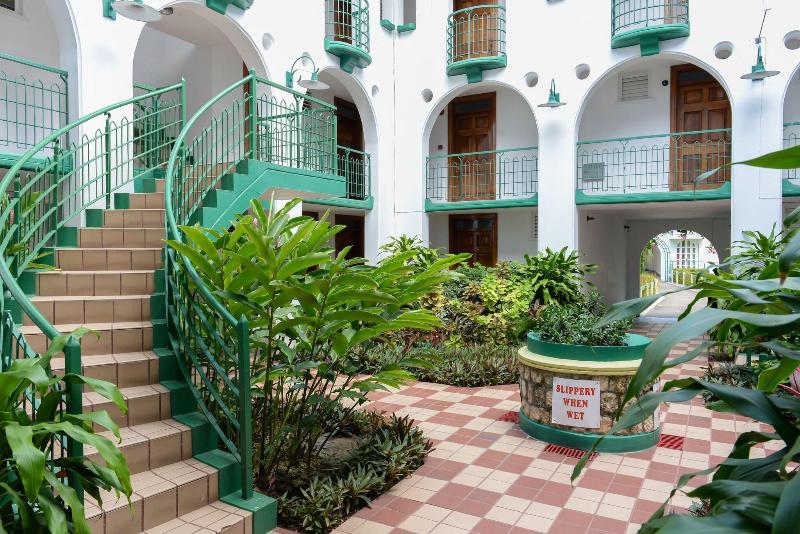 Sandcastles Deluxe Beach Resort