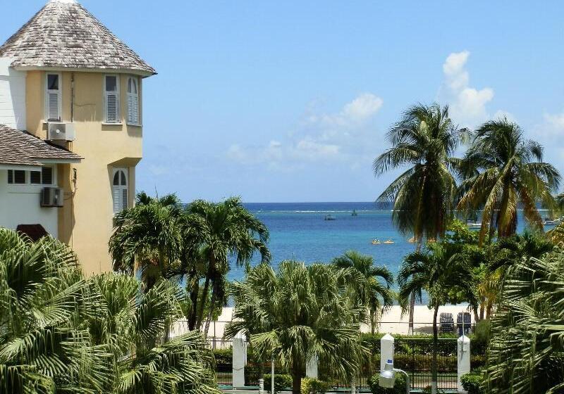 Sandcastles Deluxe Beach Resort