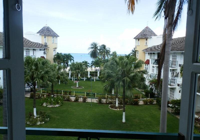 Sandcastles Deluxe Beach Resort