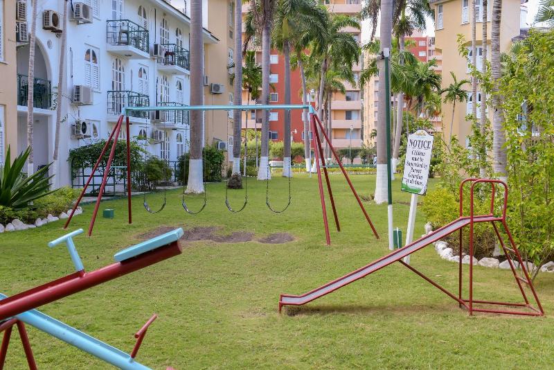 Sandcastles Deluxe Beach Resort