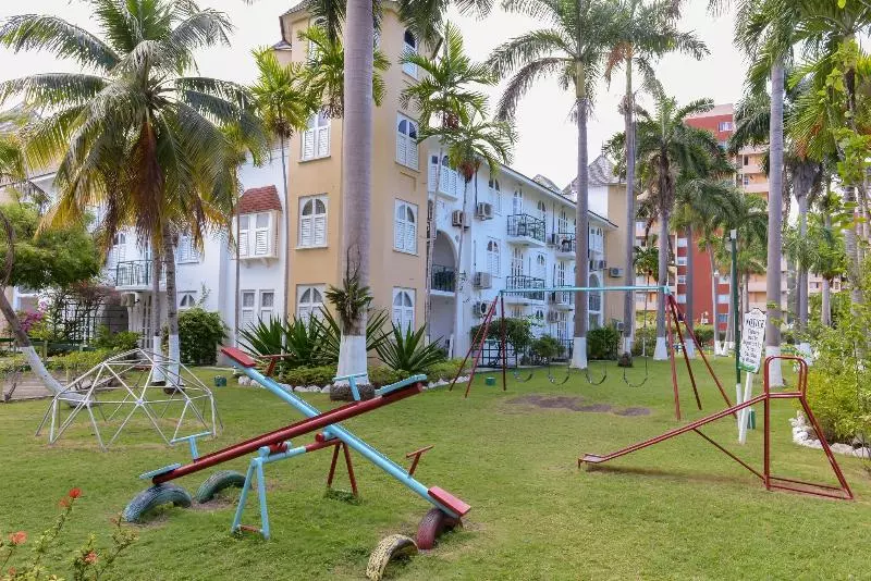 Sandcastles Deluxe Beach Resort