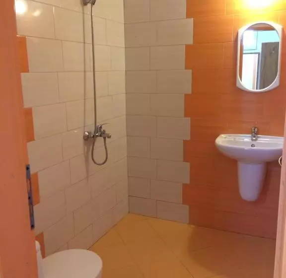 هاستل Family Hotel Perla