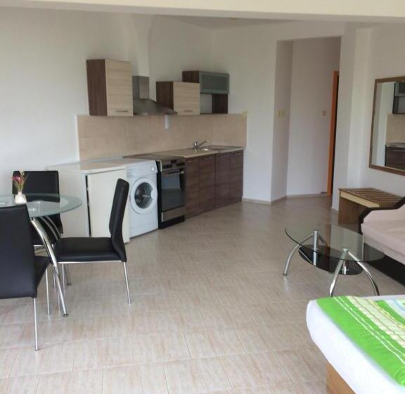 فندق صغير Family Hotel Perla