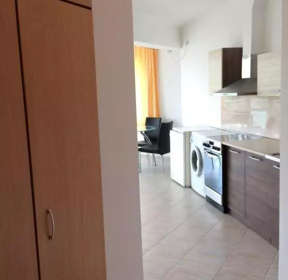 هاستل Family Hotel Perla