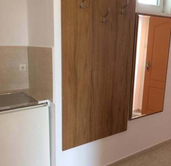 فندق صغير Family Hotel Perla