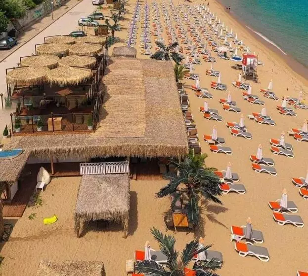 هاستل Family Hotel Perla