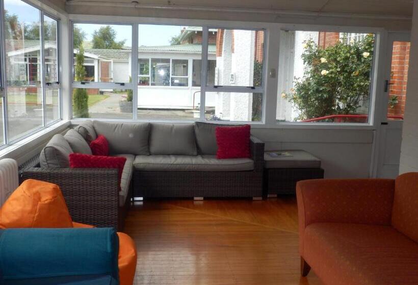 호스텔 Thomas's Catlins Lodge And Camp Ground