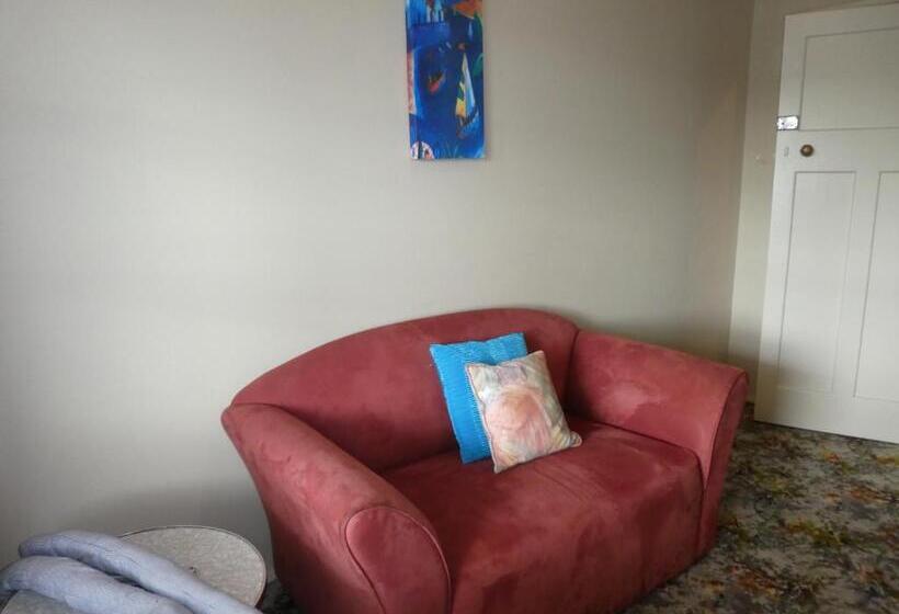 호스텔 Thomas's Catlins Lodge And Camp Ground