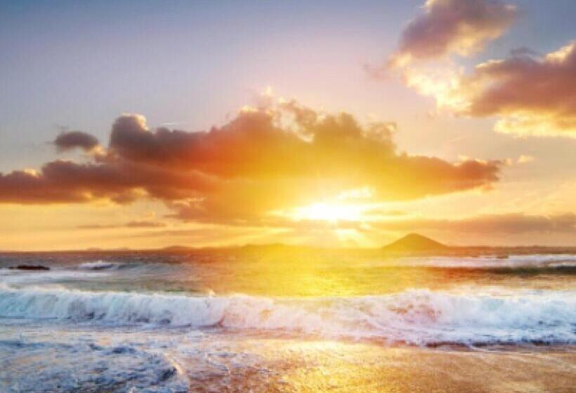 تختخواب و صبحانه La Dolce Vita On The Beach Samara