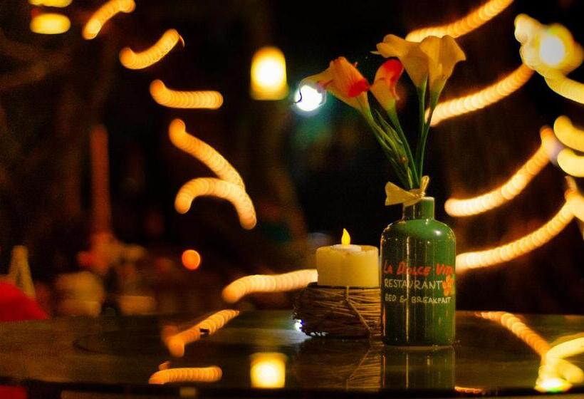 تختخواب و صبحانه La Dolce Vita On The Beach Samara