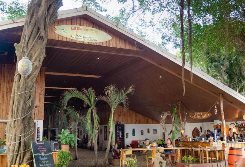 تختخواب و صبحانه La Dolce Vita On The Beach Samara