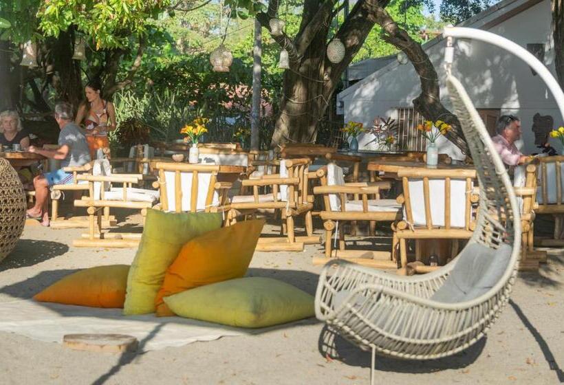 تختخواب و صبحانه La Dolce Vita On The Beach Samara