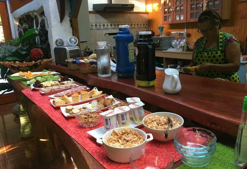 Hare Henua Bed & Breakfast