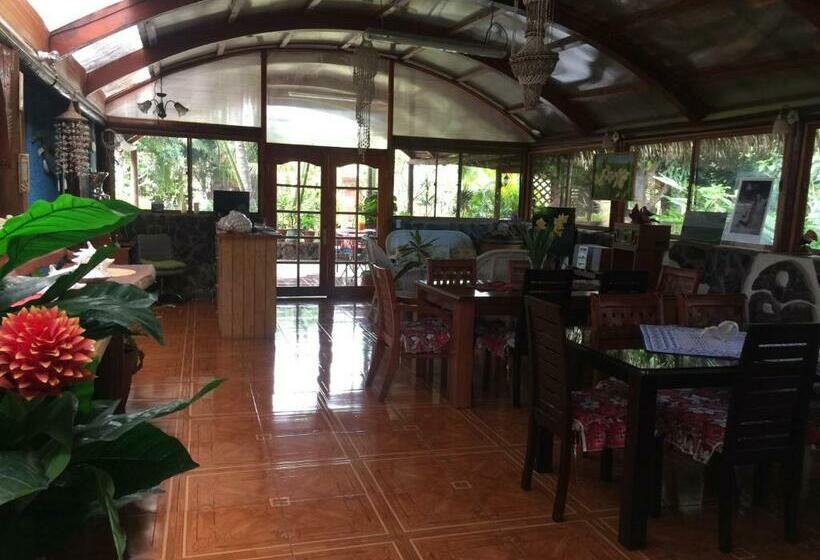 Hare Henua Bed & Breakfast