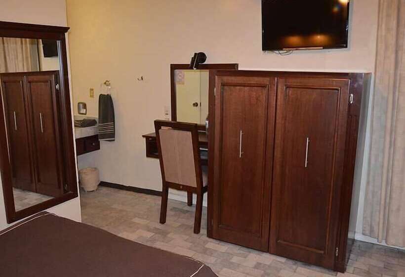 هتل Flamingo Kristal