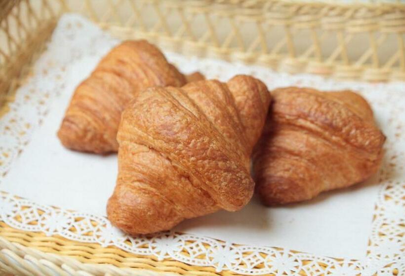 בית מלון כפרי New Budget Sapporo