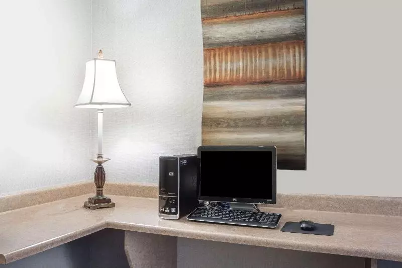 호텔 Comfort Inn Huntington Near University Area