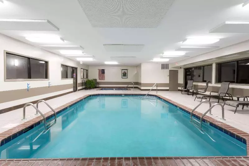 호텔 Comfort Inn Huntington Near University Area