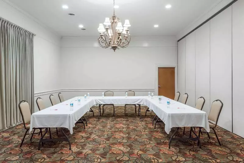 호텔 Comfort Inn Huntington Near University Area