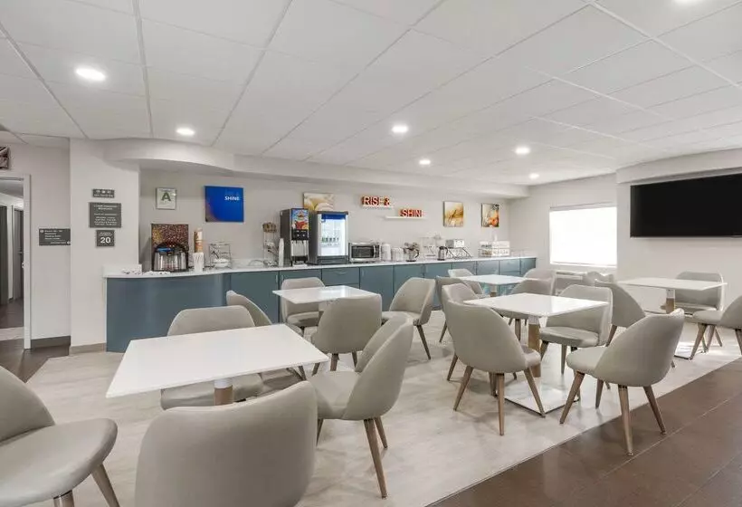 ホテル Comfort Inn & Suites Louisville Airport Fair & Expo